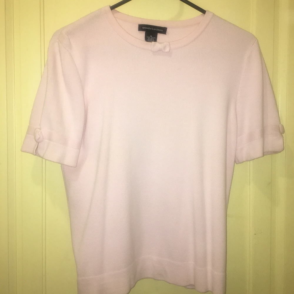 Short sleeve sweater with little bow accents